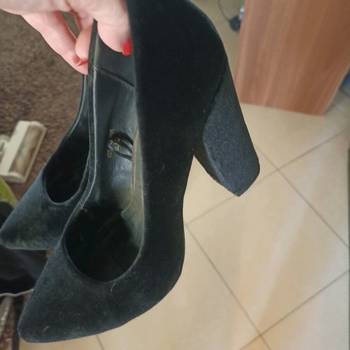 Black velvet pumps size 38 used with thick heel