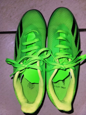 Ποδοσφαιρικά παπούτσια Adidas σχεδόν καινούργια, μέγεθος 39,5, πράσινα