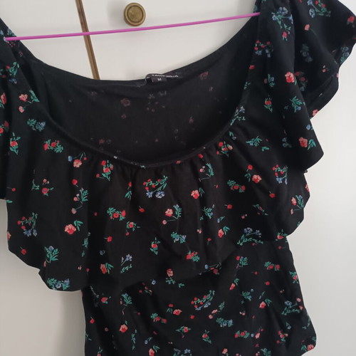 Tally Weijl blouse like new with floral off-shoulder design, size M
