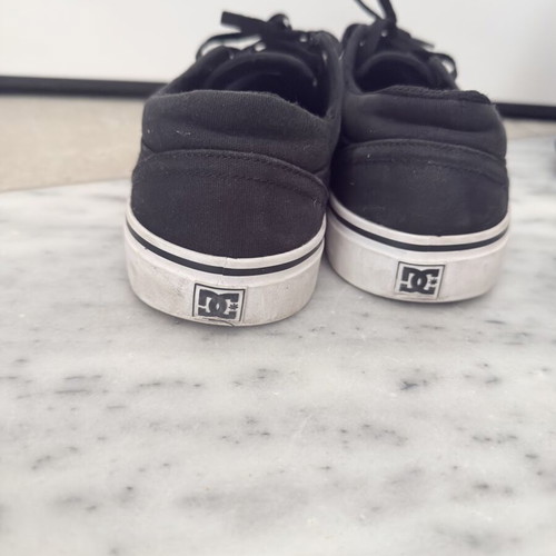 DC sneakers kids used, size 38, black and white