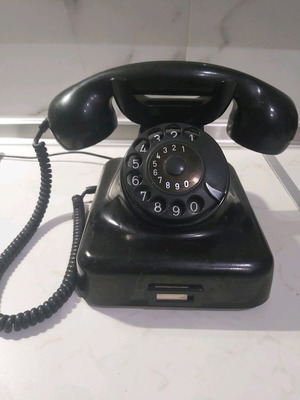 Vintage Siemens W48 rotary phone used, black