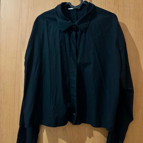 Crop black shirt Terranova like new, size L