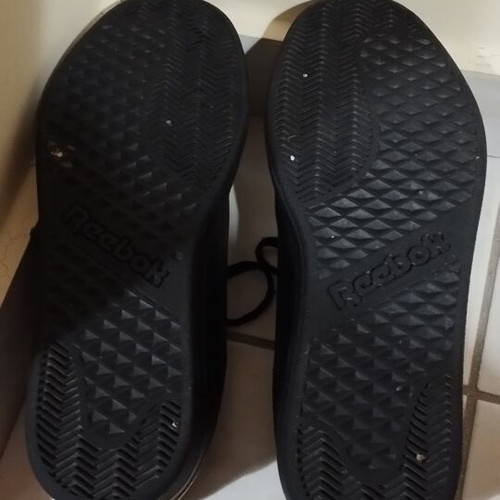 Reebok women's athletic shoes used, size 40, black and gold