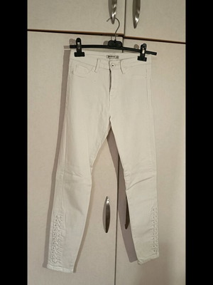 White Stradivarius pants with hem design like new, size XS