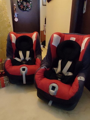 Britax car seats used, pack of 2 with infant cushion