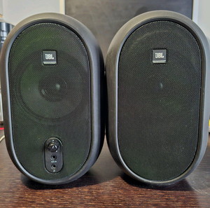 JBL 104 Professional Compact Reference Monitors