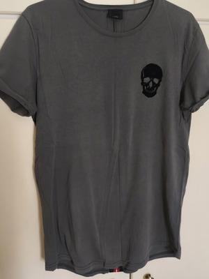 Crossover khaki men's t-shirt like new with skull design