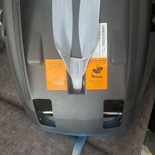 Cybex Cloud Z i-Size travel set with Base T like new