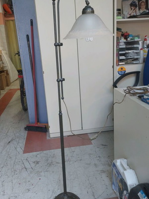 Floor lamp vintage style with adjustable height and white glass shade
