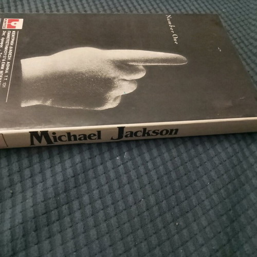 Michael Jackson book The life and songs used