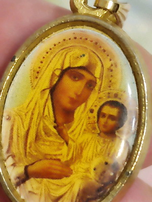 Pendant talisman with icon of Virgin Mary and Christ child from Jerusalem
