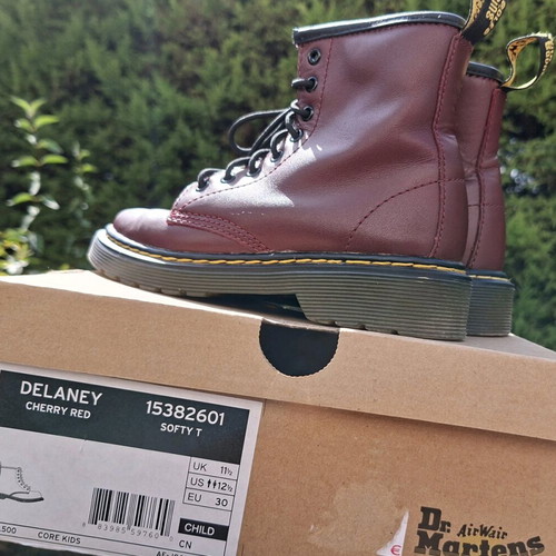 Dr.Martens Delaney kids boots used, size 30, purple