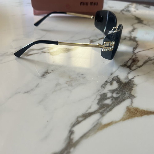 Sunglasses with UV400 protection like new, black