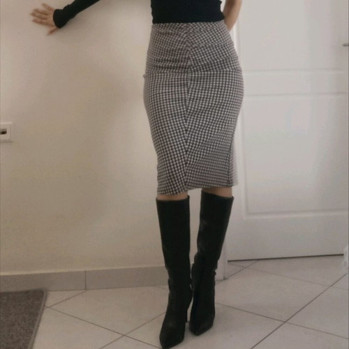 Midi checked skirt Zara like new, black and white, size L