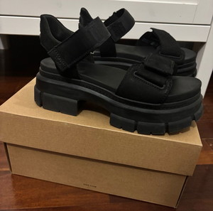 Ugg πέδιλα 38