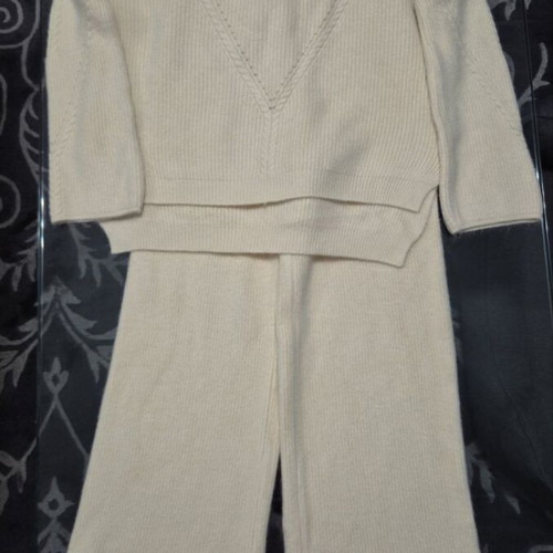 Women's knitted set 2 pieces cream new with tags