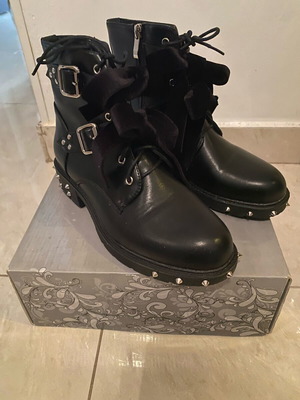 Melisa boots new black with studs size 38