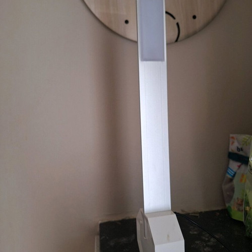 Table lamp with USB like new