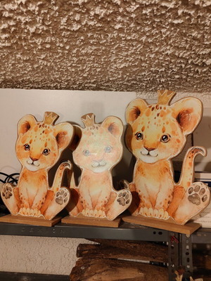 Wooden lion cub figures new, set of 3