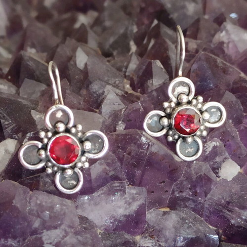 Silver vintage earrings with red stone like new