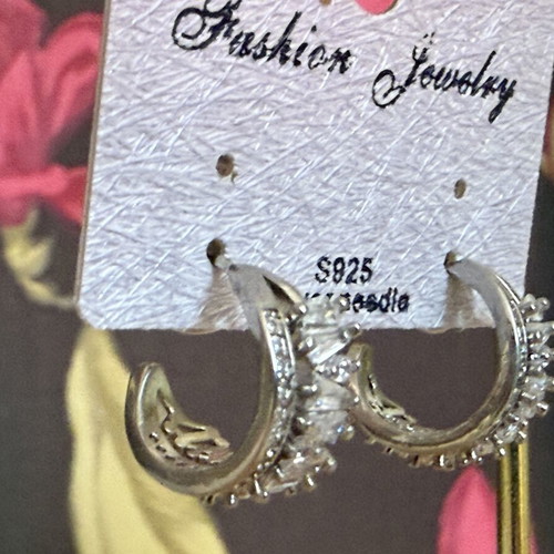 Earrings new, silver color