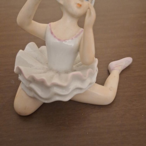 Porcelain Ballerina Figurine like new, 9x8 cm