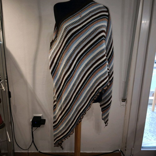 Poncho used multicolor one size
