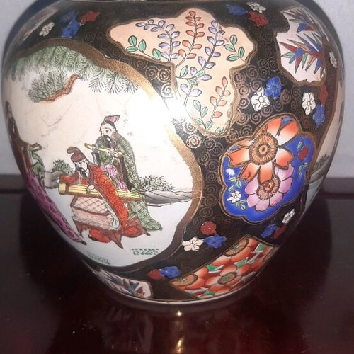 Satsuma porcelain Chinese, height 17cm