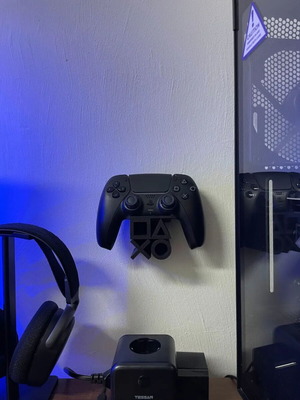 Επιτοίχια βάση PS5 Controller με λογότυπο, κατά παραγγελία