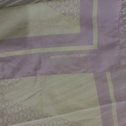Benetton scarf used like new, beige and purple