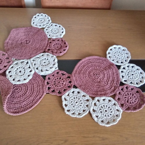 Handmade knitted runner like new 30 × 100cm