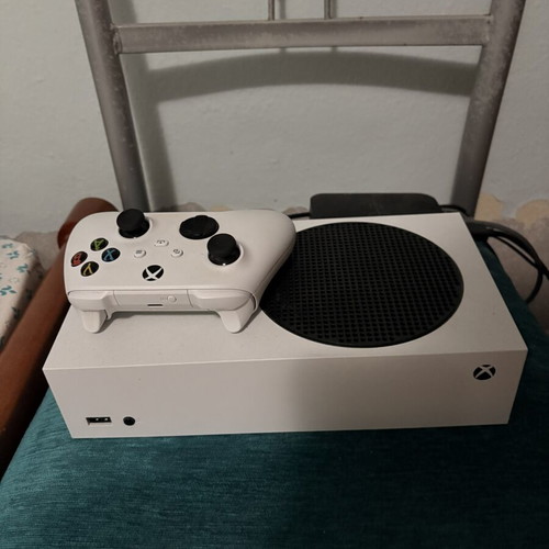 Xbox Series S 500GB with Controller like new