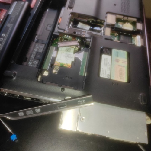 HP Pavilion dv6-1050ev laptop screen, keyboard & chassis for parts