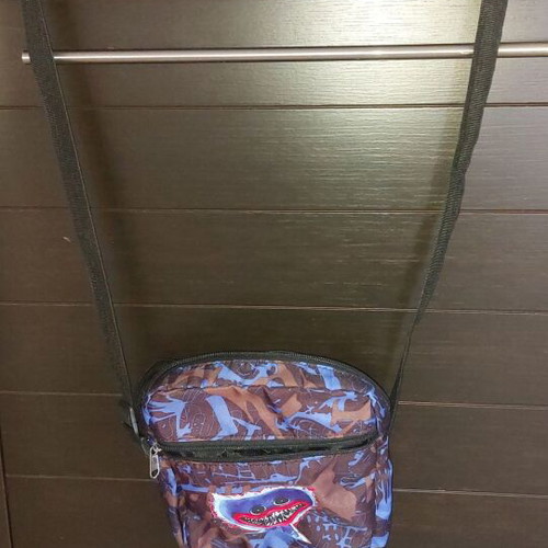 Huggy Wuggy Cross Body Bag like new, kids