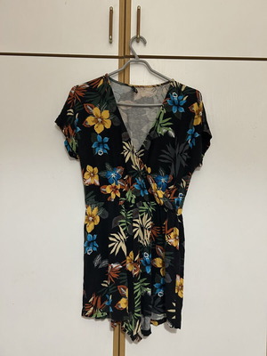 Stradivarius colorful one-piece romper used, size M