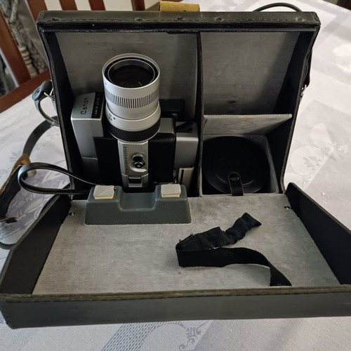 Canon Zoom 518 Super 8mm film camera used with leather case and extra lens