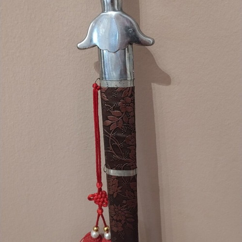 Tai Chi Jian Sword with Wooden Scabbard and Red Tassel like new