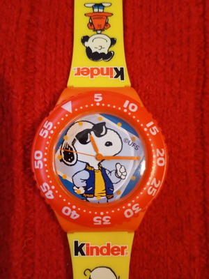 Vintage Kinder Peanuts watch with Snoopy used, functional