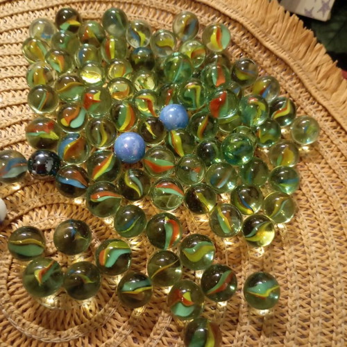 Glass marbles collection like new, set of 90 pieces