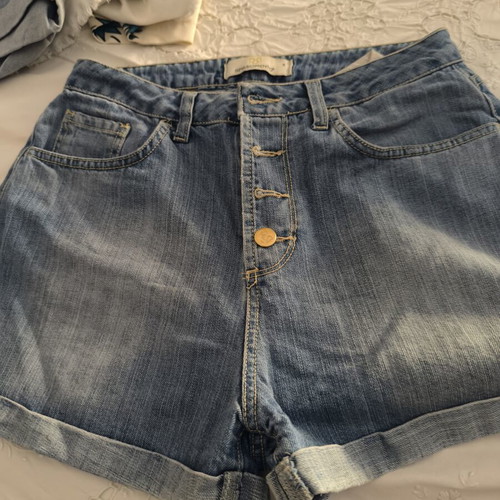 Denim shorts used, size S with gold buttons
