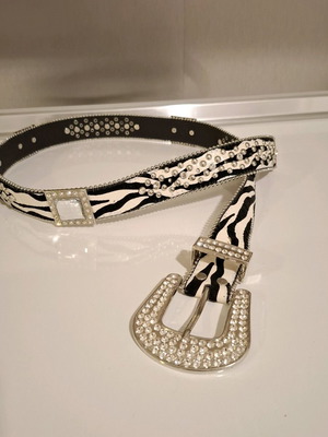 Women's zebra print belt with rhinestones like new, 127 cm