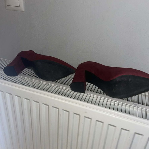 Burgundy pumps size 38 like new