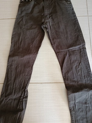 Men's Pants Hugo Boss pack of 2, like new, brown corduroy and blue denim