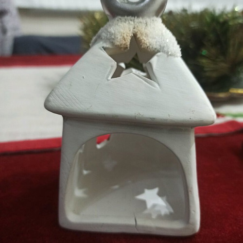 Christmas decorative tealight holder like new, ceramic snowy house with snowman