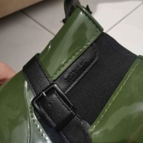 Tom Tailor galotses used, size 40, green with fur lining