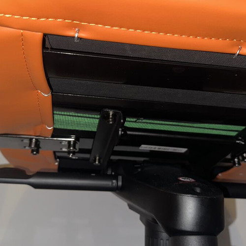 Anda Seat Kaiser 4 V2 Orange gaming chair like new