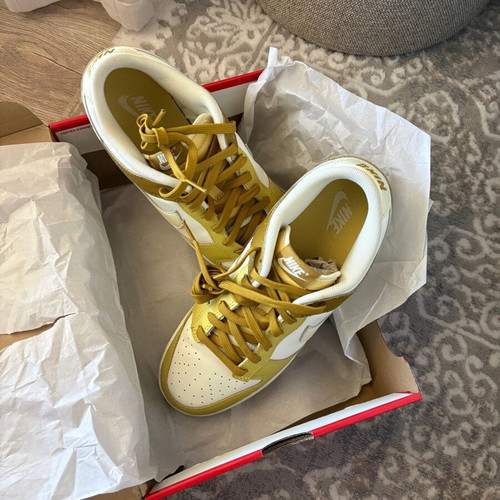 Nike Dunk Low new, size 43, yellow and gold