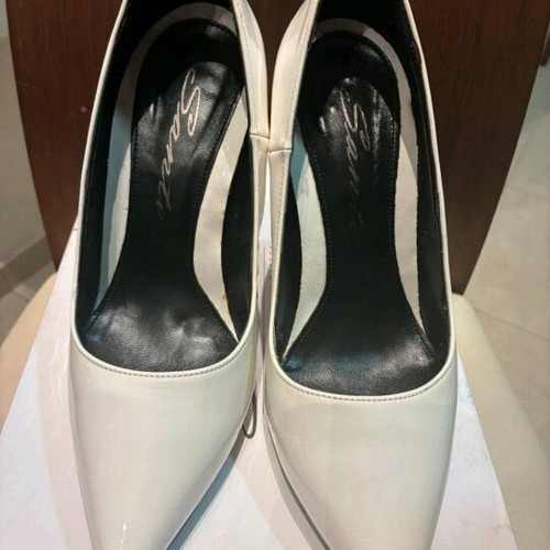 Sante white pumps like new, size 37