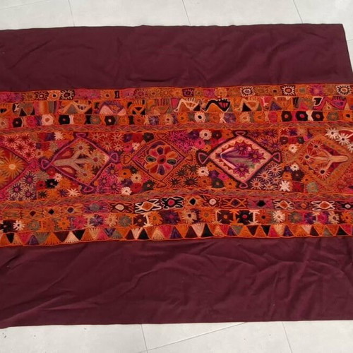 Handmade woven cover like new in red shades