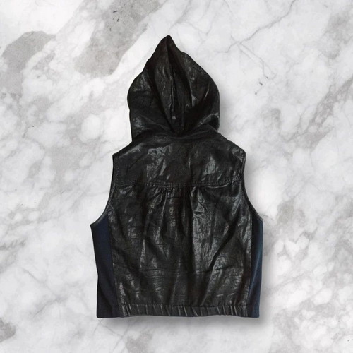 Toi & Moi sleeveless women's vest with hood large like new, black